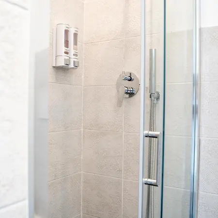 Salotto Tuscolano 4* Rome