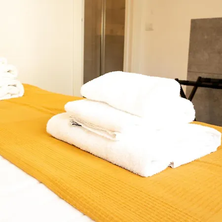 Salotto Tuscolano Bed & Breakfast 4*